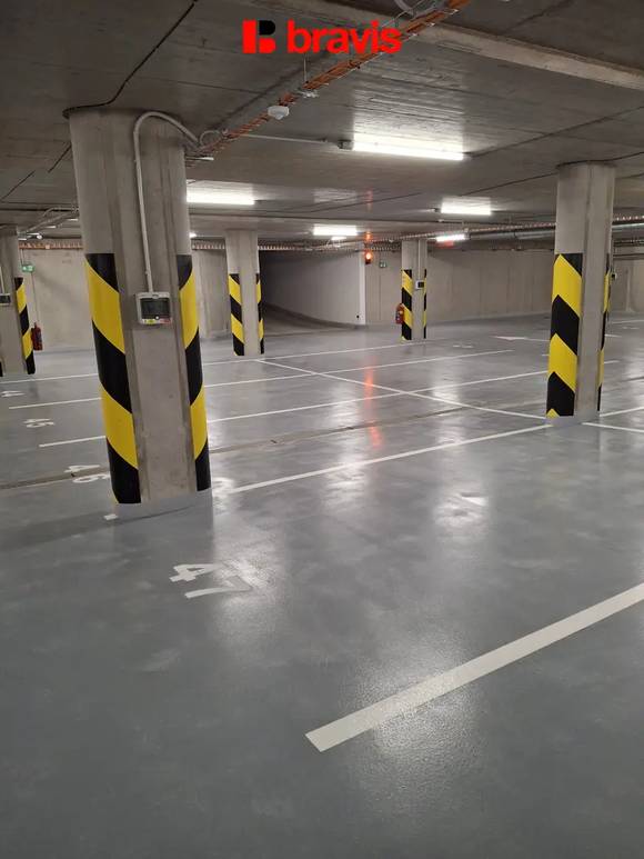 Pronájem garážového stání v bytovém domě Rybářka, ulice Rybářská, Brno - Staré Brno.