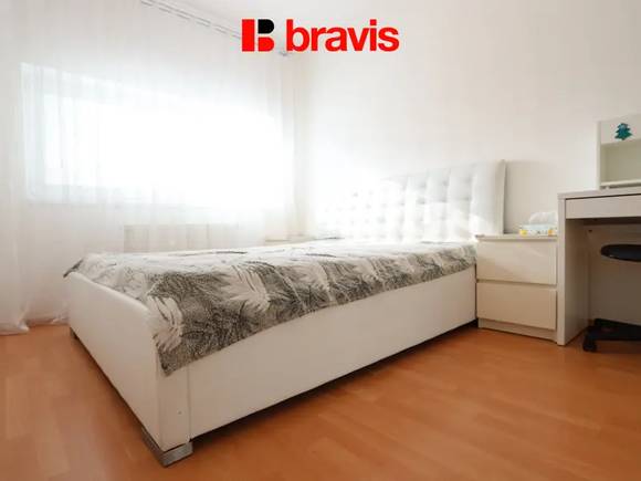 Pronájem zařízeného bytu 3+kk, ul. Rosická, Brno - Popůvky, zařízený, zahrádka s posezením a 2 parkovací stání v ceně