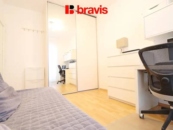 Pronájem zařízeného bytu 3+kk, ul. Rosická, Brno - Popůvky, zařízený, zahrádka s posezením a 2 parkovací stání v ceně