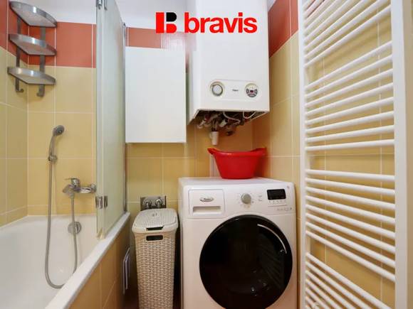 Pronájem zařízeného bytu 3+kk, ul. Rosická, Brno - Popůvky, zařízený, zahrádka s posezením a 2 parkovací stání v ceně