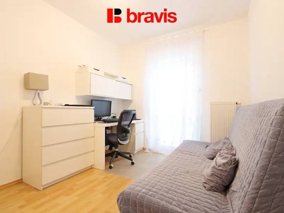 Pronájem zařízeného bytu 3+kk, ul. Rosická, Brno - Popůvky, zařízený, zahrádka s posezením a 2 parkovací stání v ceně