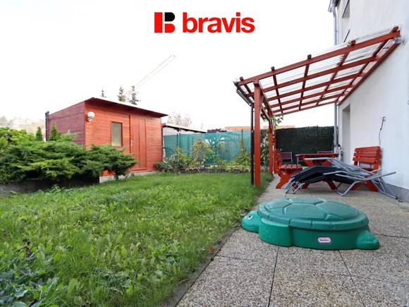 Pronájem zařízeného bytu 3+kk, ul. Rosická, Brno - Popůvky, zařízený, zahrádka s posezením a 2 parkovací stání v ceně