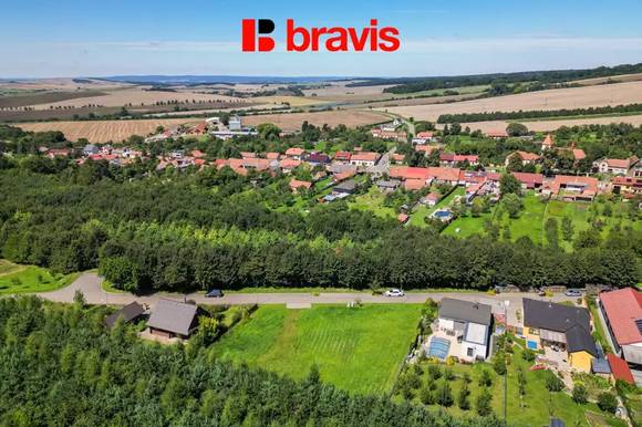 Prodej stavebního pozemku 697 m², obec Chvalkovice