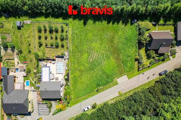 Prodej stavebního pozemku 697 m², obec Chvalkovice