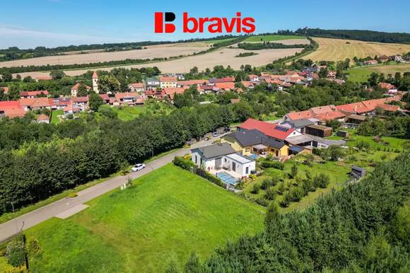 Prodej stavebního pozemku 697 m², obec Chvalkovice