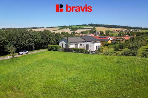 Prodej stavebního pozemku 697 m², obec Chvalkovice