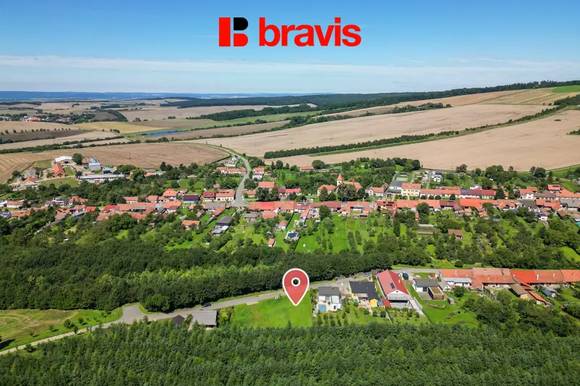 Prodej stavebního pozemku 697 m², obec Chvalkovice