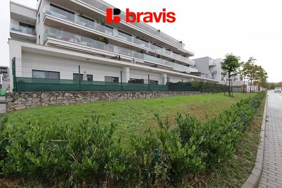 Pronájem nadstandardního bytu 2+kk, ulice Menšíkova, Brno - Sadová, novostavba, terasa, sklep, šatna, parkovací stání