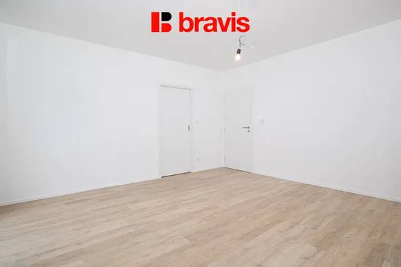 Podnájem ateliéru 2+kk, novostavba Auerswald, první nájemník, garážové stání