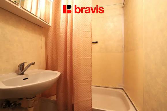 Pronájem bytu 1+kk, Brno - Líšeň, klidné bydlení kousek do přírody, ul. Horníkova