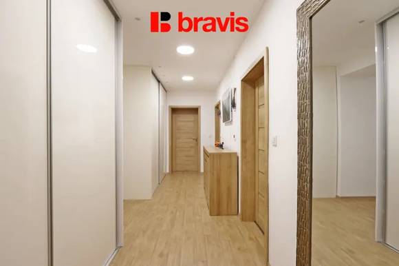 Pronájem moderního bytu 4+kk, obec Jinačovice, Brno- venkov, 3x parkování, zimní terasa