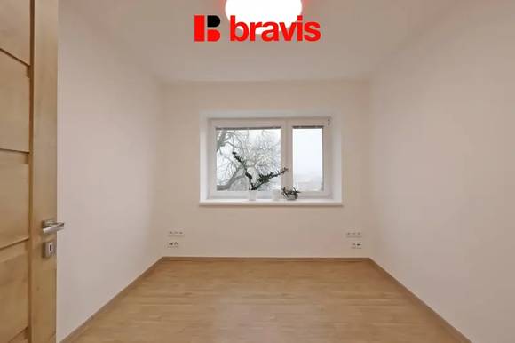 Pronájem moderního bytu 4+kk, obec Jinačovice, Brno- venkov, 3x parkování, zimní terasa