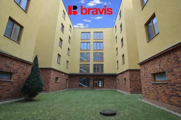 Pronájem bytu 1+kk, ulice U Leskavy, Brno - Starý Lískovec, balkon, sklep