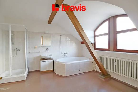 Pronájem bytu 2+kk ul. Antonínská, Brno střed,  šatna, komora, 122 m2