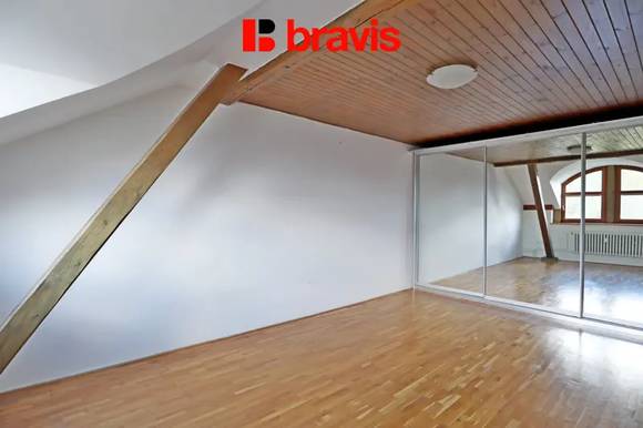 Pronájem bytu 2+kk ul. Antonínská, Brno střed,  šatna, komora, 122 m2