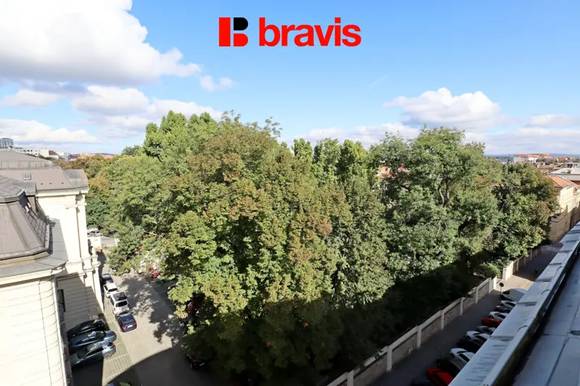 Pronájem bytu 2+kk ul. Antonínská, Brno střed,  šatna, komora, 122 m2