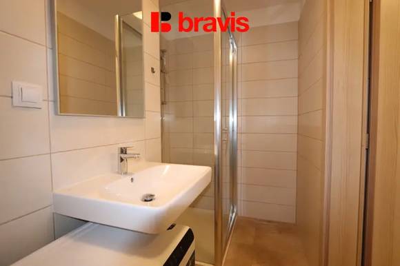 Pronájem bytu 1+kk, Brno - Pisárky, rezidence Riverside, novostavba, částečně zařízené, ul. Poříčí