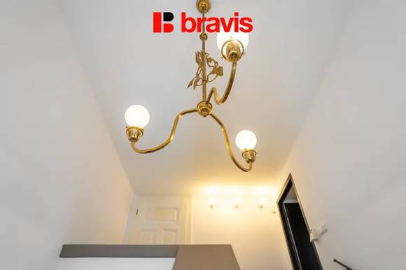 Pronájem vily 4+kk, Masarykova čtvrť, okrasná zahrada, venkovní terasa, dvojgaráž, vinný sklep, po rekonstrukci