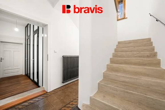 Pronájem vily 4+kk, Masarykova čtvrť, okrasná zahrada, venkovní terasa, dvojgaráž, vinný sklep, po rekonstrukci