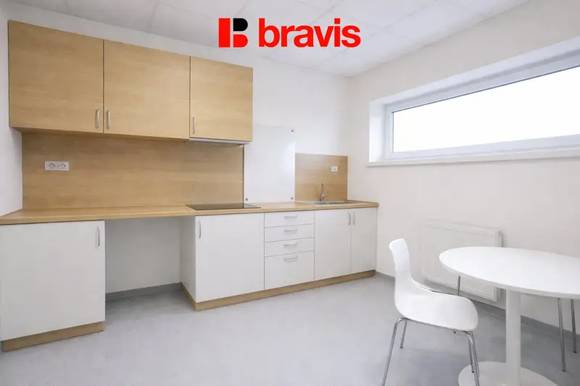 Pronájem obchodních prostor s výlohou, 107 m², Kobylnice, ulice U Řempa