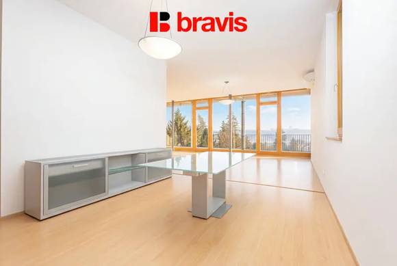 Pronájem bytu 5+kk, Brno - Pisárky, Neumannova ulice, 2 koupelny, terasa, garážové stání v ceně