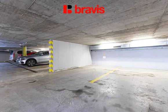 Pronájem bytu 5+kk, Brno - Pisárky, Neumannova ulice, 2 koupelny, terasa, garážové stání v ceně