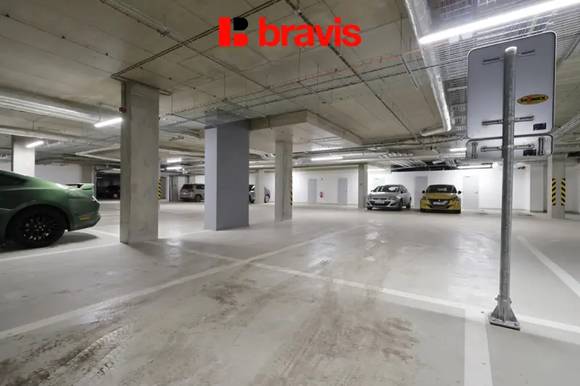 Pronájem bytu 2+kk, ul. Tř. Generála Píky, Brno - Černá Pole, garážové stání, sklep, výhoda prvního nájemce