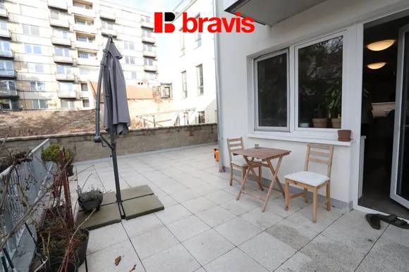 Pronájem bytu 2+kk, Brno - Královo Pole, ul. Poděbradova, částečně zařízený, parkování