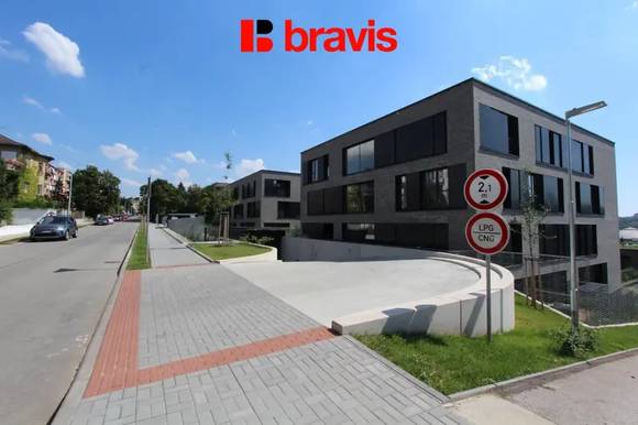 Pronájem luxusní novostavby bytu 3+kk, ul. Neumannova, Brno-Masarykova čtvrť, balkon, garážové stání