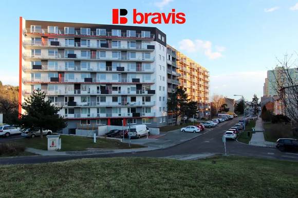 Pronájem vyhrazeného parkovacího stání č.22 ve vnitrobloku za závorou, ulice Božetěchova, Brno- Královo Pole
