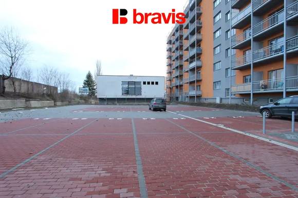 Pronájem vyhrazeného parkovacího stání č.22 ve vnitrobloku za závorou, ulice Božetěchova, Brno- Královo Pole