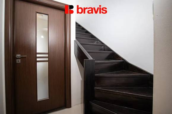 Pronájem mezonetu s nádherným výhledem na Brno a dispozicí 3+kk, Brno - Ponava, ulice Domažlická, terasa, balkon, sklep, klimatizace, kinoplátno a úklid dvakrát měsíčně v ceně