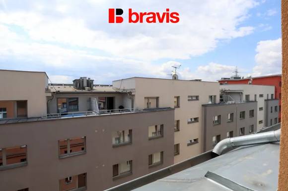 Pronájem bytu 1+kk, Brno - Černovice, ulice Klíčova, lodžie, sklep