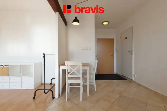 Pronájem bytu 1+kk, Brno - Černovice, ulice Klíčova, lodžie, sklep