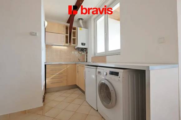 Pronájem bytu 1+kk, Brno - Černovice, ulice Klíčova, lodžie, sklep