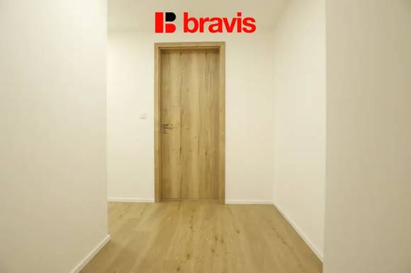 Pronájem bytu 2+kk, ul. Tř. Generála Píky, Brno - Černá Pole, garážové stání, sklep, internet, výhoda prvního nájemce