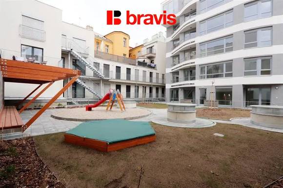 Pronájem  bytu 1+kk, ulice Rumiště, Brno - Trnitá, zařízený, balkón