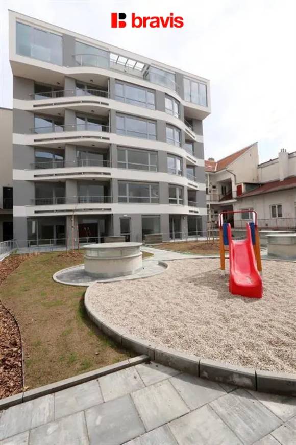 Pronájem  bytu 1+kk, ulice Rumiště, Brno - Trnitá, zařízený, balkón