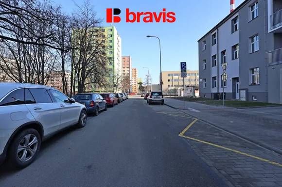 Pronájem garážového stání v bytovém domě Rybářka, ul. Rybářská, Brno - Staré Brno