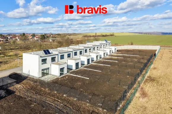 Prodej moderní novostavby nízkoenergetického rodinného domu 5KK (č.9) v Křenovicích u Slavkova, pozemek 446 m2, 2x parkování