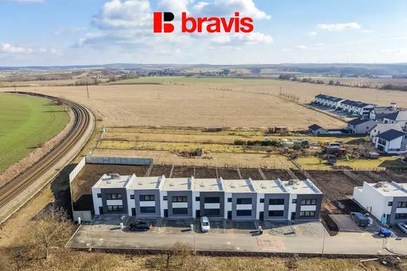 Prodej moderní novostavby nízkoenergetického rodinného domu 5KK (č.9) v Křenovicích u Slavkova, pozemek 446 m2, 2x parkování