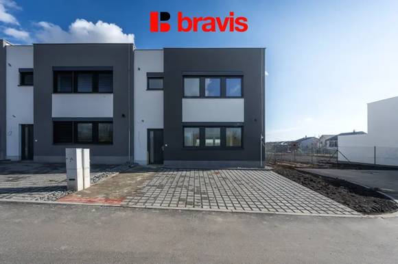 Prodej moderní novostavby nízkoenergetického rodinného domu 5KK (č.9) v Křenovicích u Slavkova, pozemek 446 m2, 2x parkování