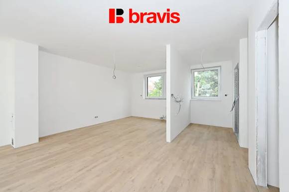 Prodej moderní novostavby nízkoenergetického rodinného domu 5KK (č.15) v Křenovicích u Slavkova, pozemek 736 m2, 2x parkování
