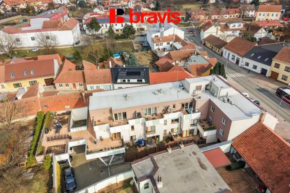 Prodej nízkonákladového bytu 3+kk, Brno - Žebětín, OV, terasa, parkovací stání, ul. Helenčina