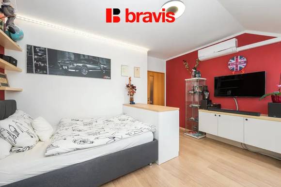 Prodej nízkonákladového bytu 3+kk, Brno - Žebětín, OV, terasa, parkovací stání, ul. Helenčina