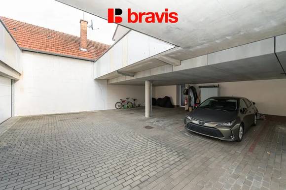 Prodej nízkonákladového bytu 3+kk, Brno - Žebětín, OV, terasa, parkovací stání, ul. Helenčina