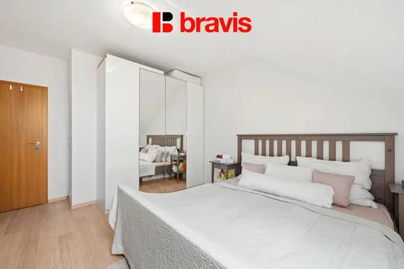 Prodej nízkonákladového bytu 3+kk, Brno - Žebětín, OV, terasa, parkovací stání, ul. Helenčina