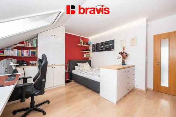 Prodej nízkonákladového bytu 3+kk, Brno - Žebětín, OV, terasa, parkovací stání, ul. Helenčina