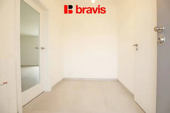 Pronájem bytu 1+kk, ulice Řepova, parkovací stání v ceně, terasa, novostavba, sklep