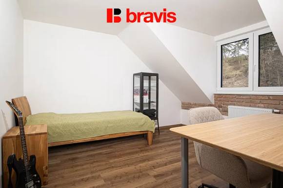 Prodej moderního rodinného domu 5+kk se zahradou a garáží, Velatice - Brno-venkov